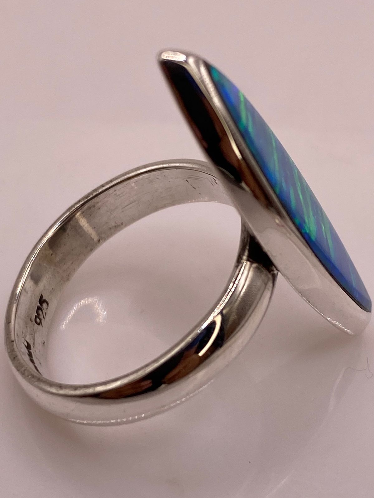 Anillo Ovalado (marquise) con Ópalo de Fuego Azul‑verde en Plata .925