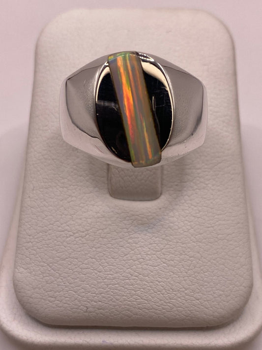 🔥💎 Anillo con Piedra Ópalo de Fuego en Plata Ley 950 — ángulo diagonal