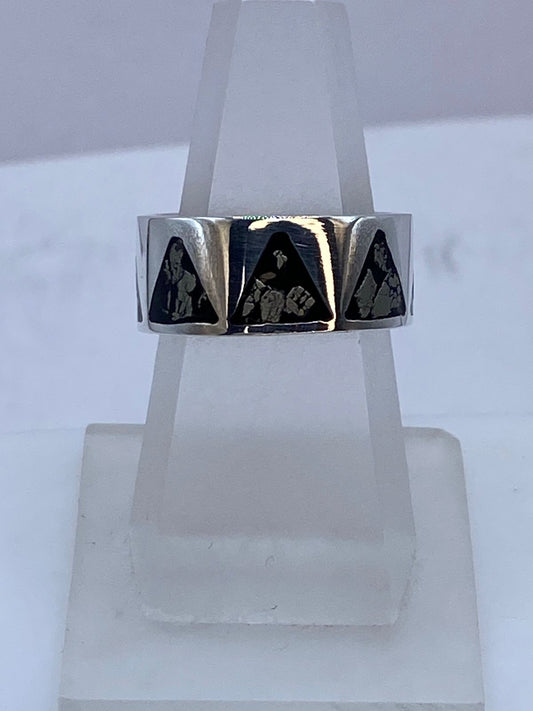 Anillo Pirámides Ancestrales de Plata .925 con Obsidiana Negra