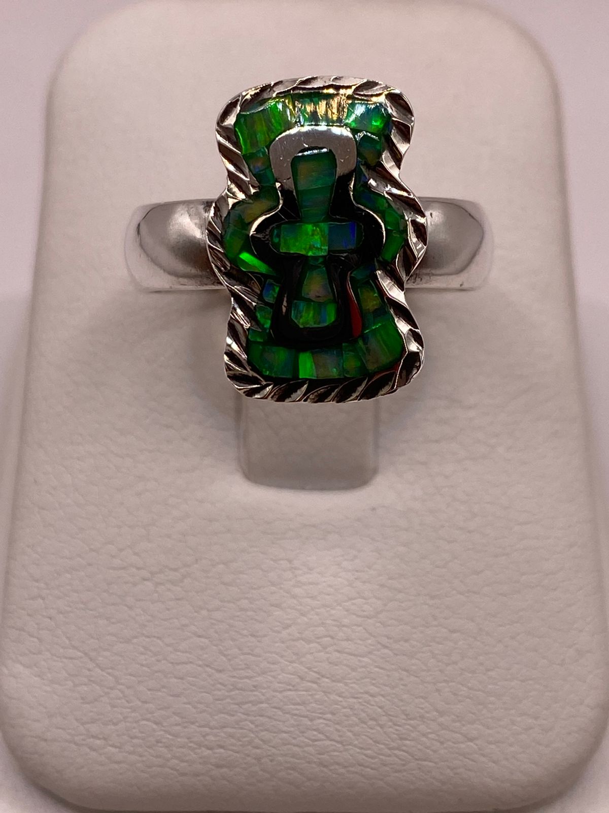 Anillo de Plata Ley 950 con Ópalo de Fuego y Diseño de Cruz