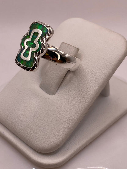 Anillo de Plata Ley 950 con Ópalo de Fuego y Diseño de Cruz