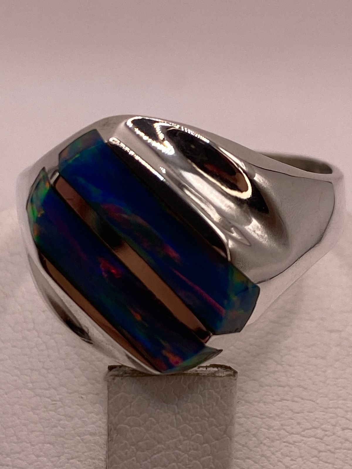Anillo de Plata Ley 950 con Piedra Ópalo de Fuego Multicolor