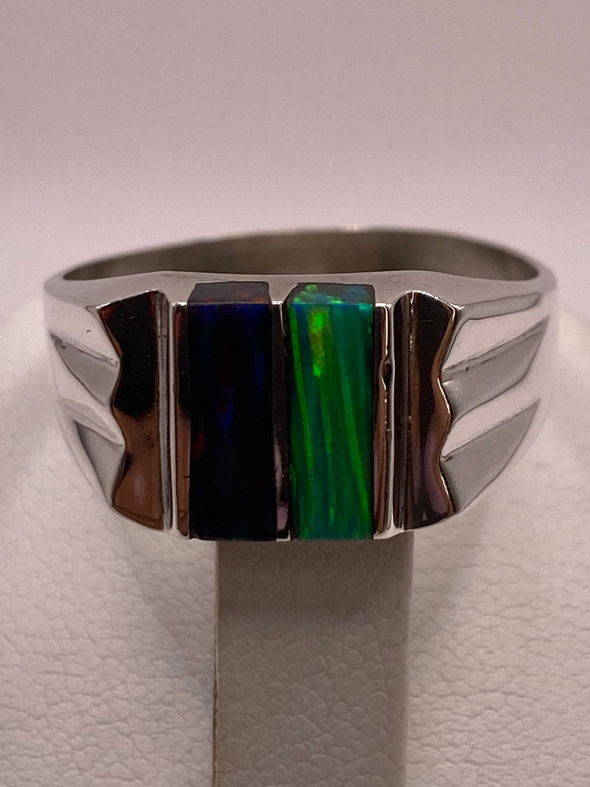 Anillo en Plata Ley 925 con Doble Incrustación de Ópalo de Fuego