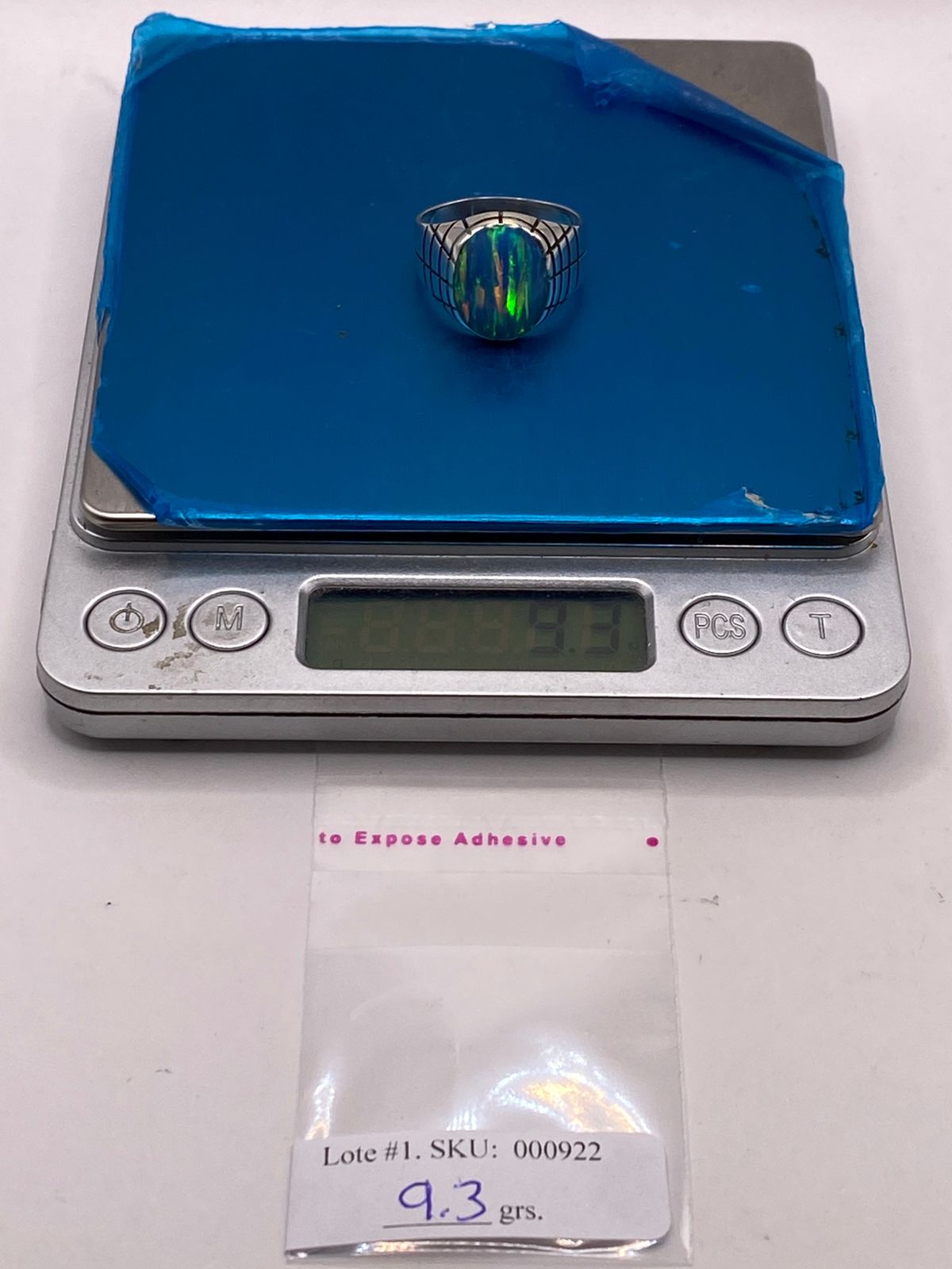 Anillo en Plata Ley 925 con Ópalo de Fuego Diseño Ovalado Segmentado