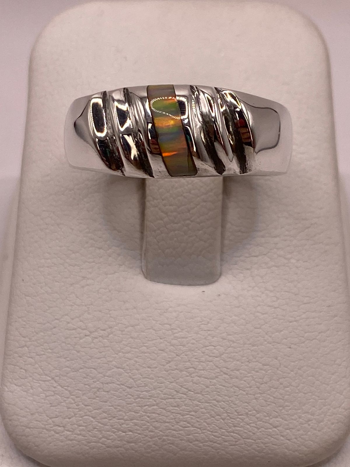 Anillo Plata Ley 925 con Ópalo de Fuego e Incrustación Vertical