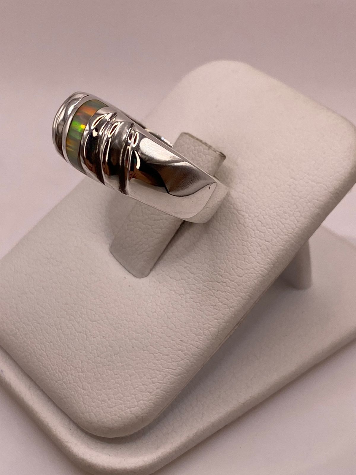 Anillo Plata Ley 925 con Ópalo de Fuego e Incrustación Vertical