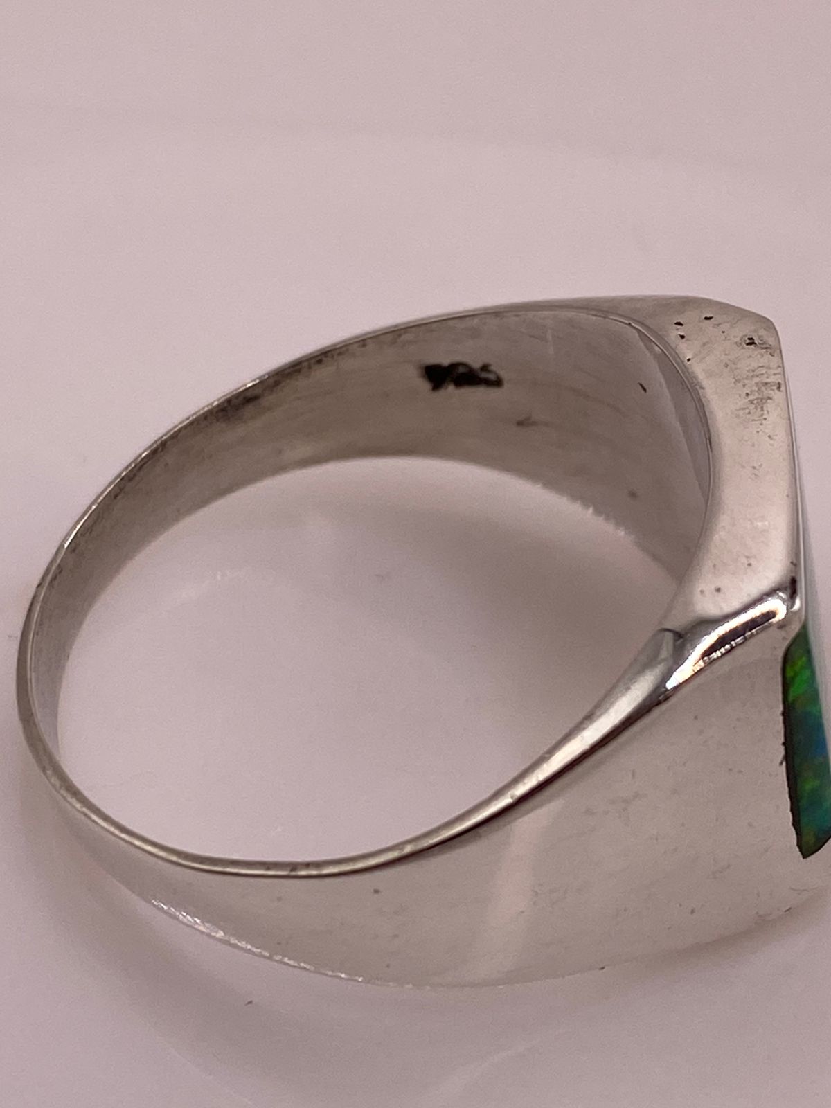Anillo Plata Ley 925 con Ópalo de Fuego Diseño Contemporáneo Segmentado