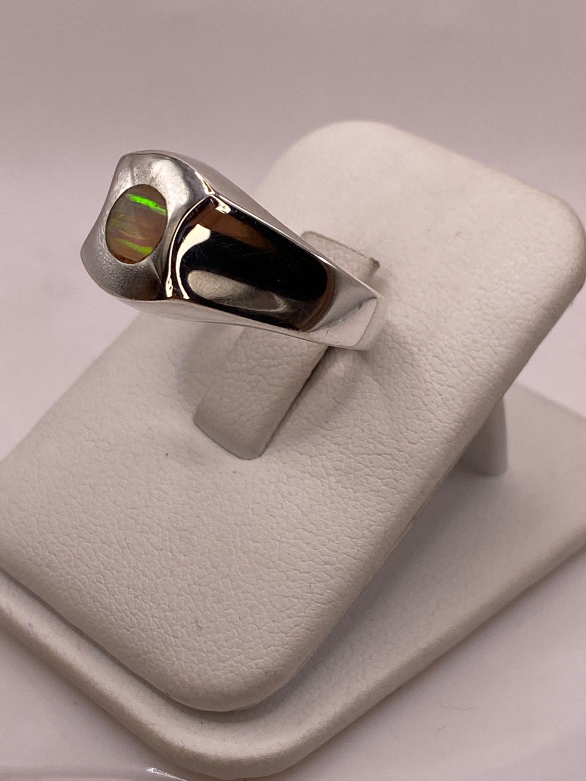 Anillo Plata Ley 925 con Ópalo de Fuego Diseño Minimalista Redondo