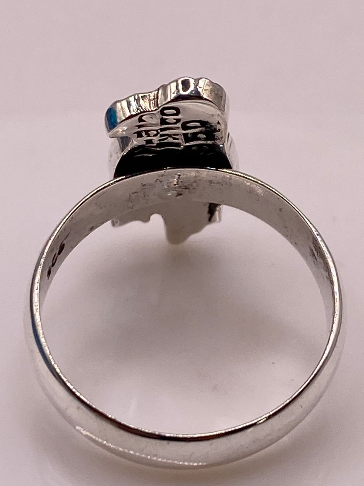 Anillo Plata Ley 925 con Ópalo de Fuego Multicolor Diseño Artesanal de Cotorro