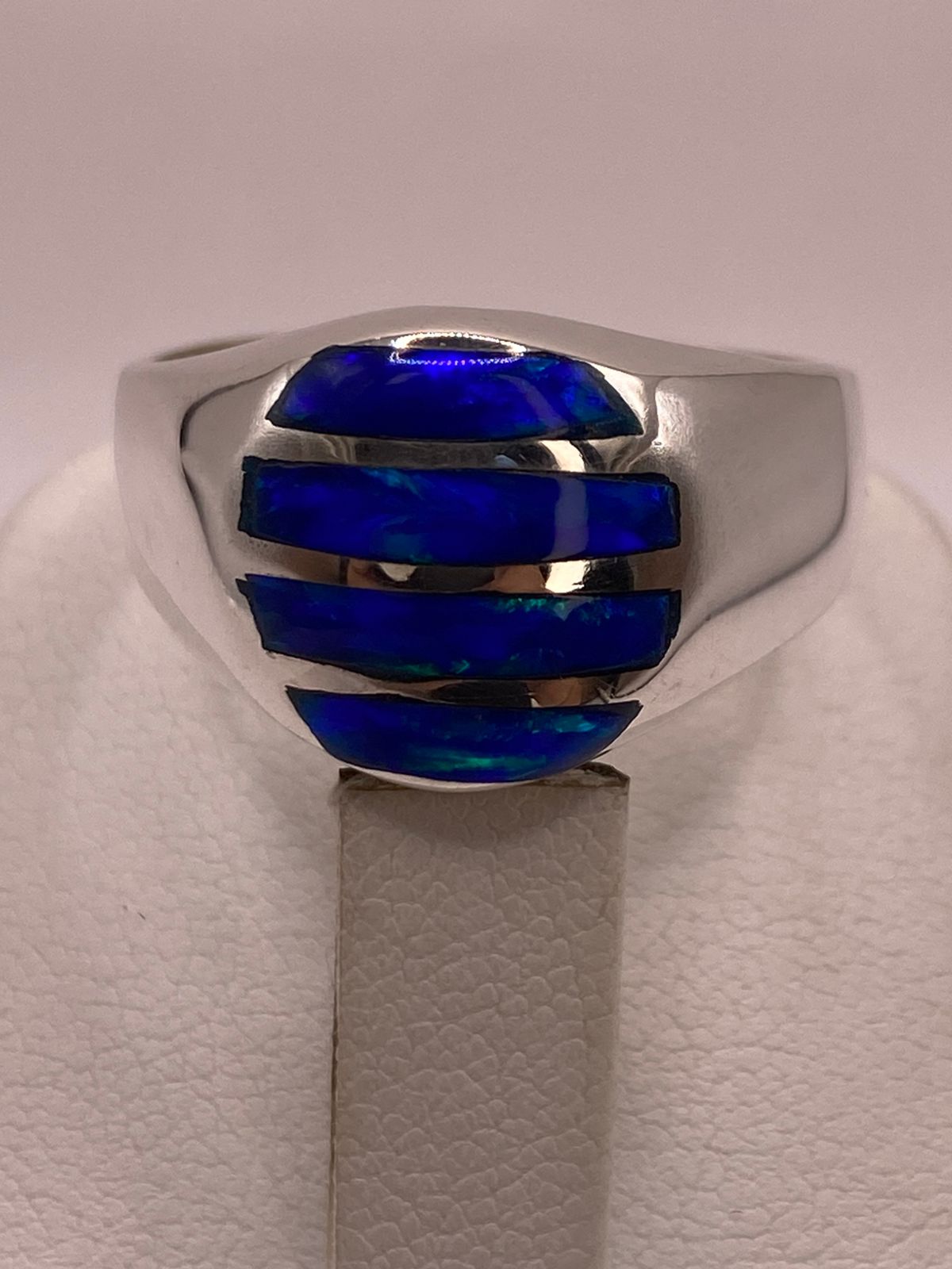 Anillo Plata Ley 950 con Ópalo de Fuego Azul Diseño Segmentado Moderno