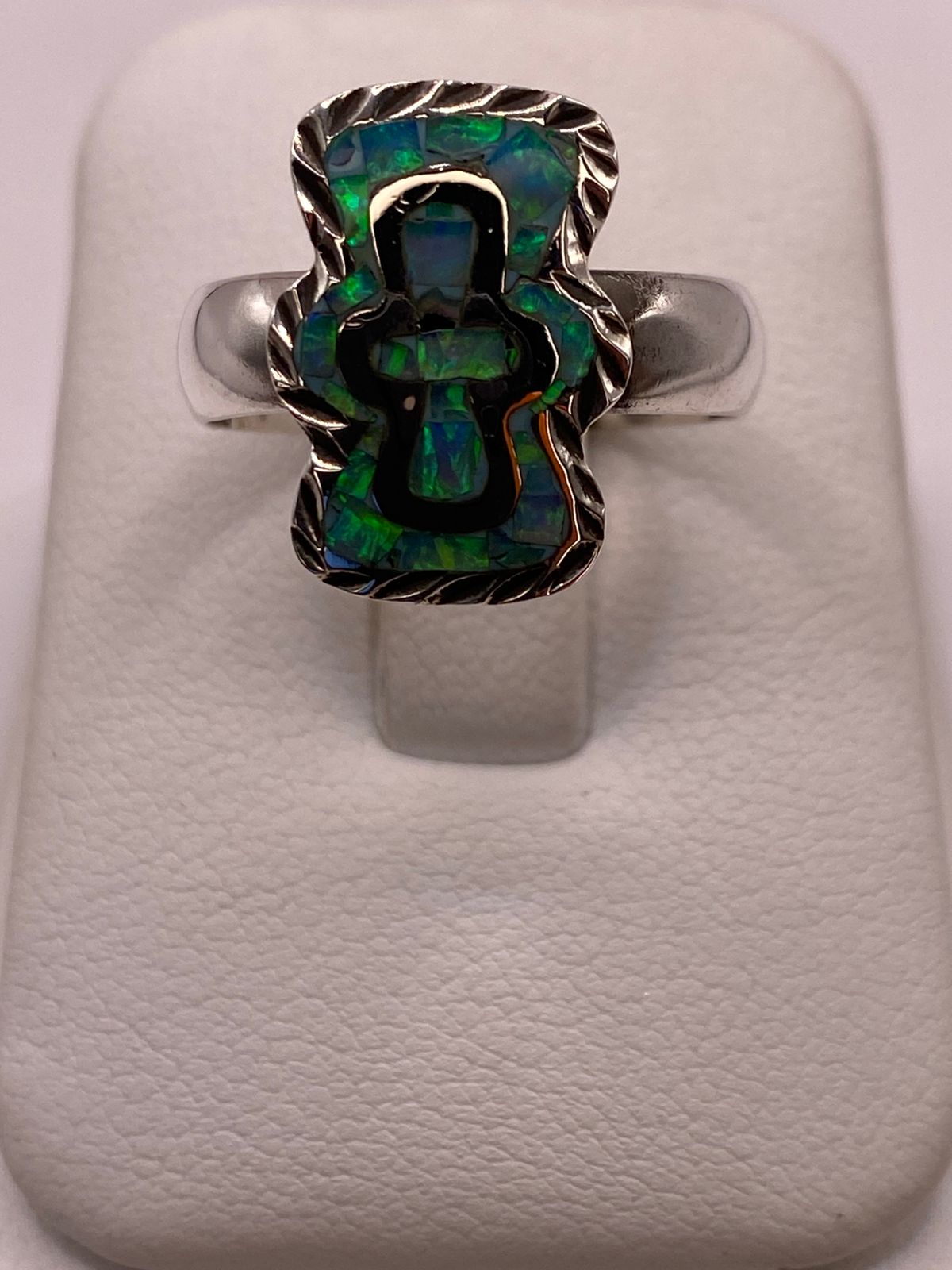Anillo Plata Ley 950 con Ópalo de Fuego Diseño Artesanal de Cruz