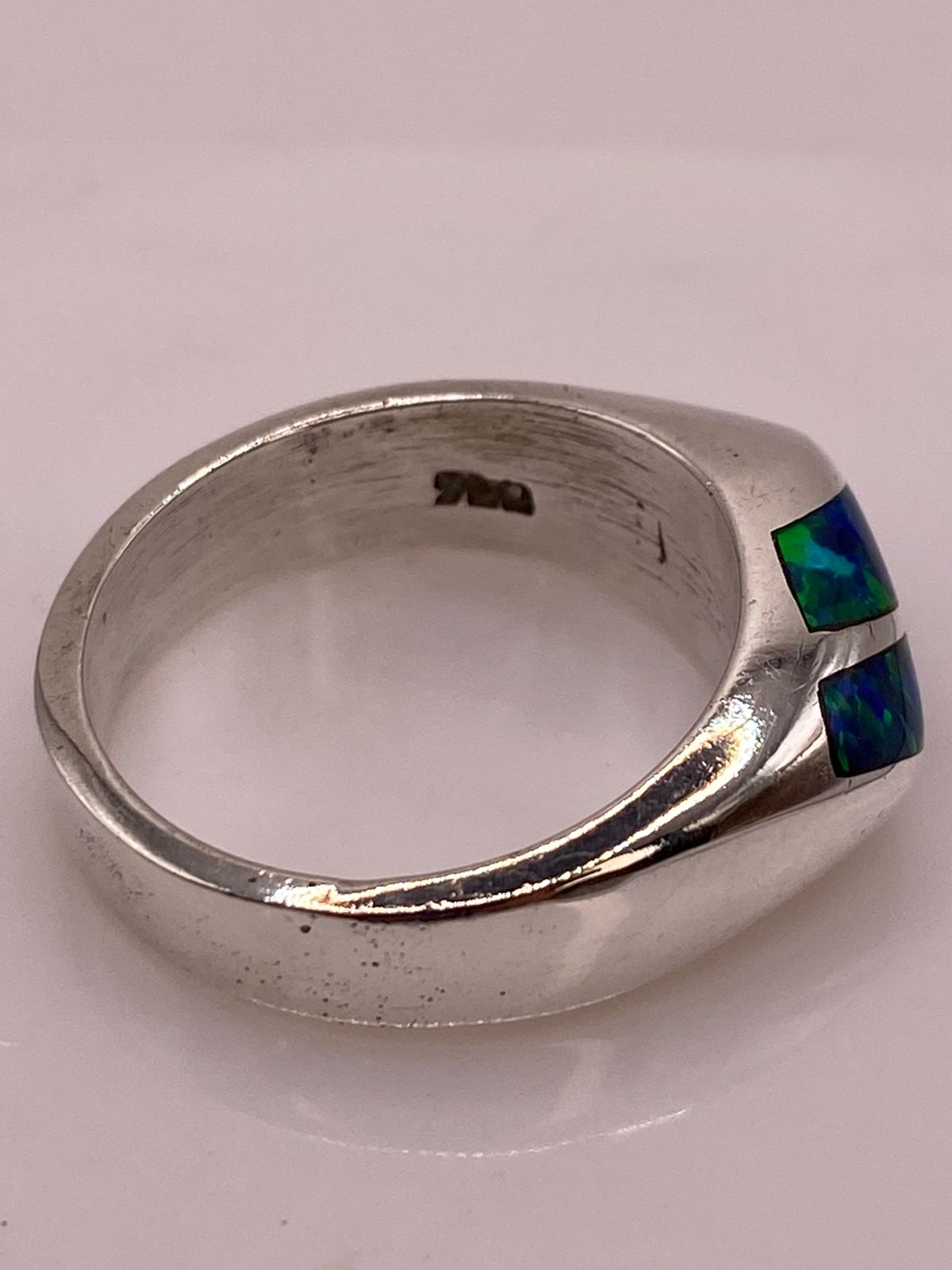 Anillo en Plata Ley 950 con Ópalo de Fuego Diseño Moderno Diagonal