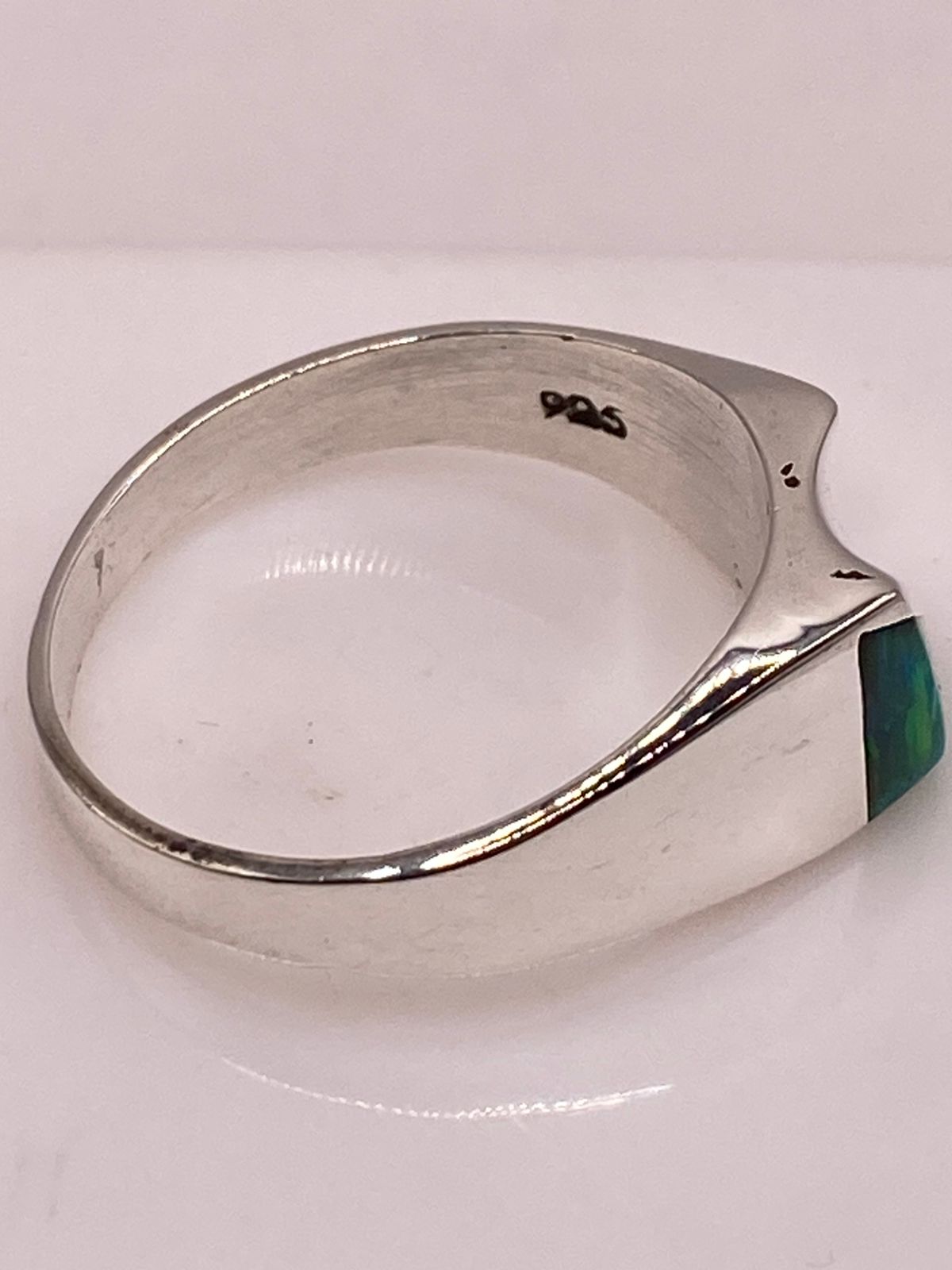Anillo Plata Ley 950 con Ópalo de Fuego Diseño Moderno con Incrustación Diagonal