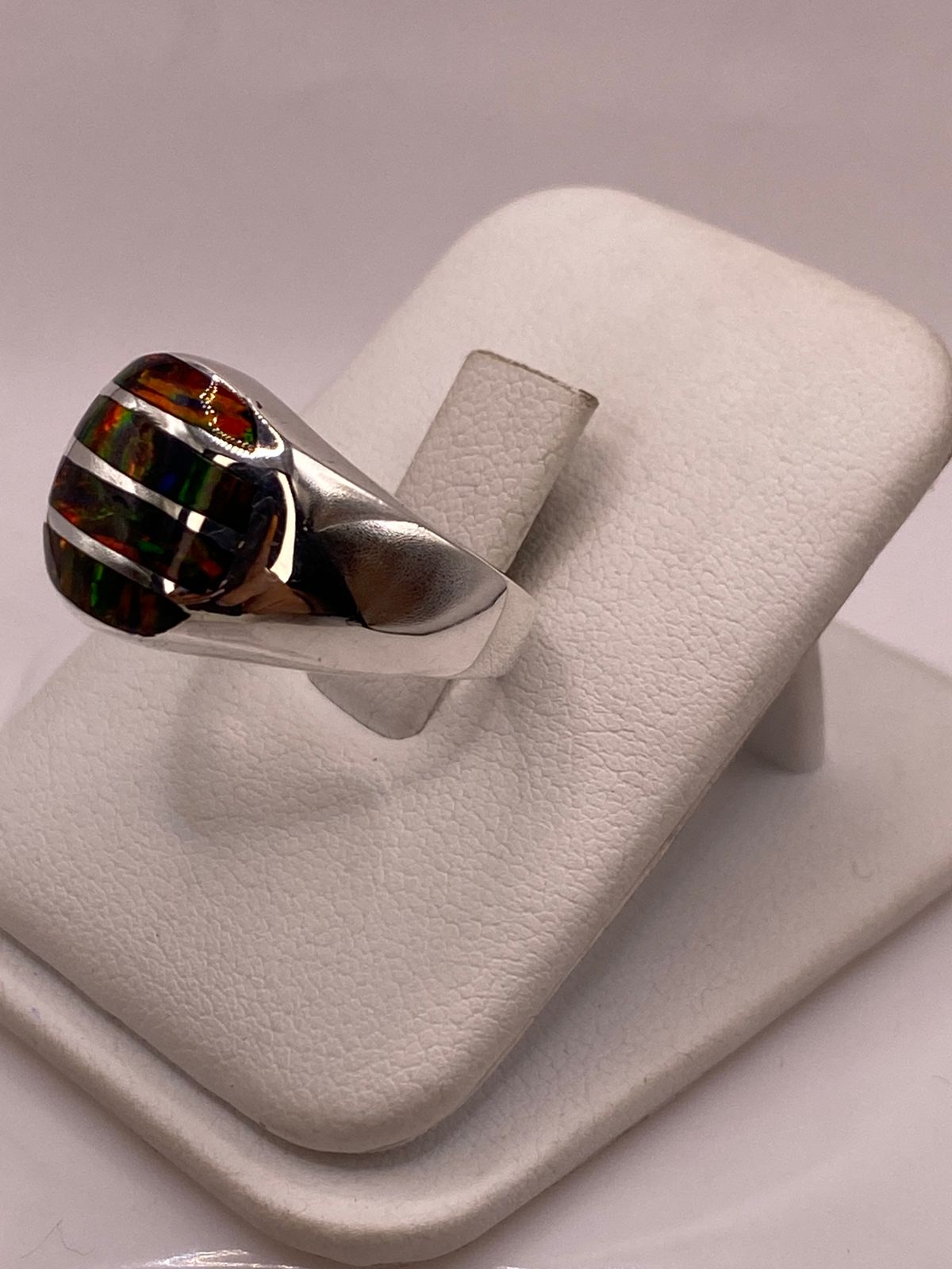 Anillo en Plata Ley 950 con Ópalo de Fuego Diseño Segmentado Artesanal