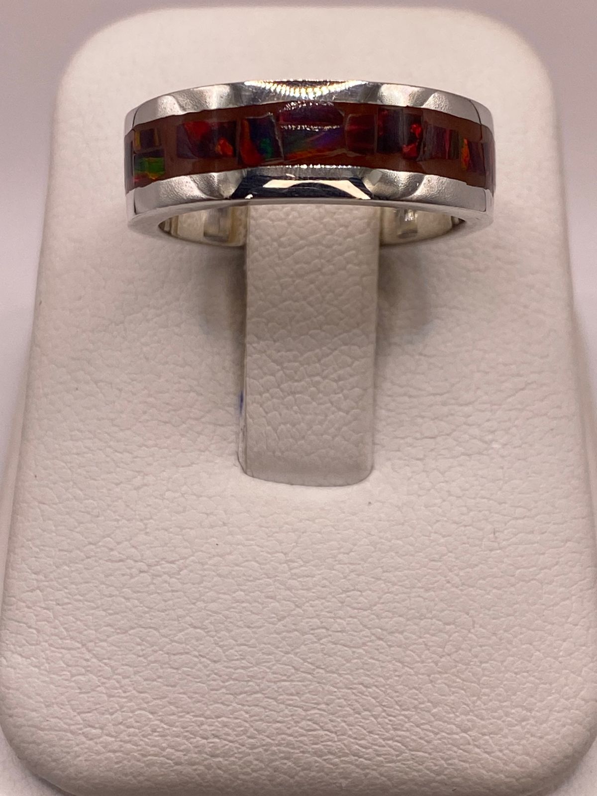 Anillo de Plata Ley 950 con Ópalo de Fuego Rojo Intenso