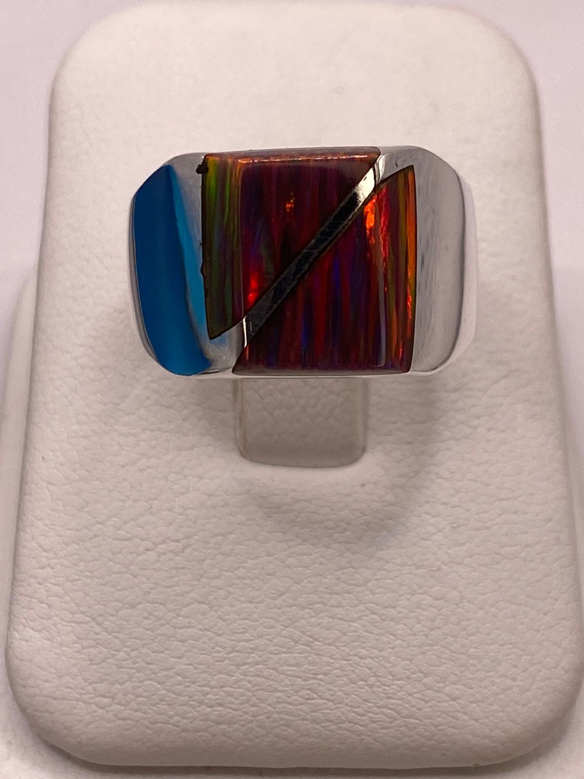 Anillo Plata Ley 925 Ópalo de Fueg Diseño Moderno con Incrustación Diagonal