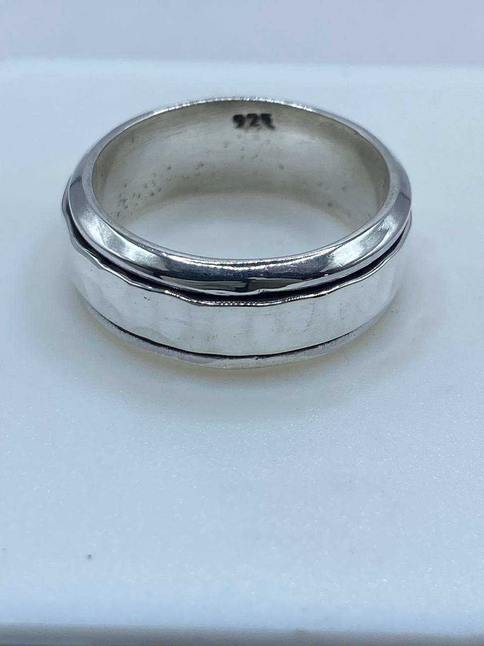 Anillo Plata .925 Banda Martillada – Diseño Minimalista Moderno