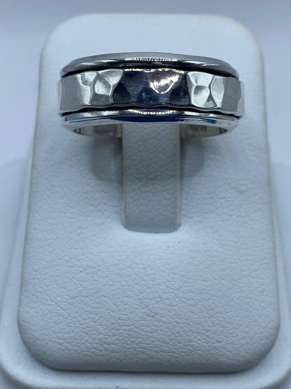 Anillo Plata .925 Banda Martillada – Diseño Minimalista Moderno, vista frontal