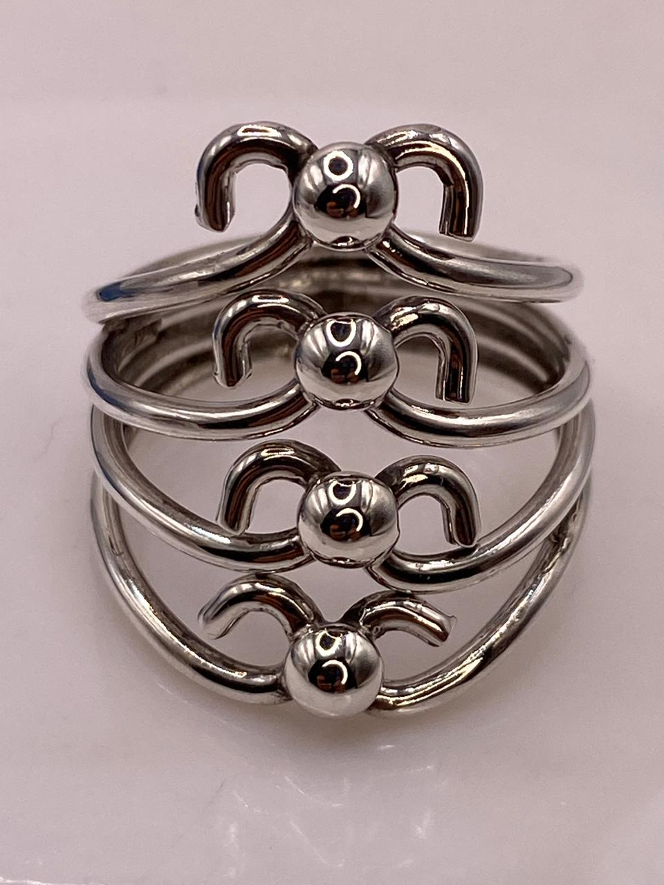 Anillo de Plata .925 Diseño Escalonado con Esferas