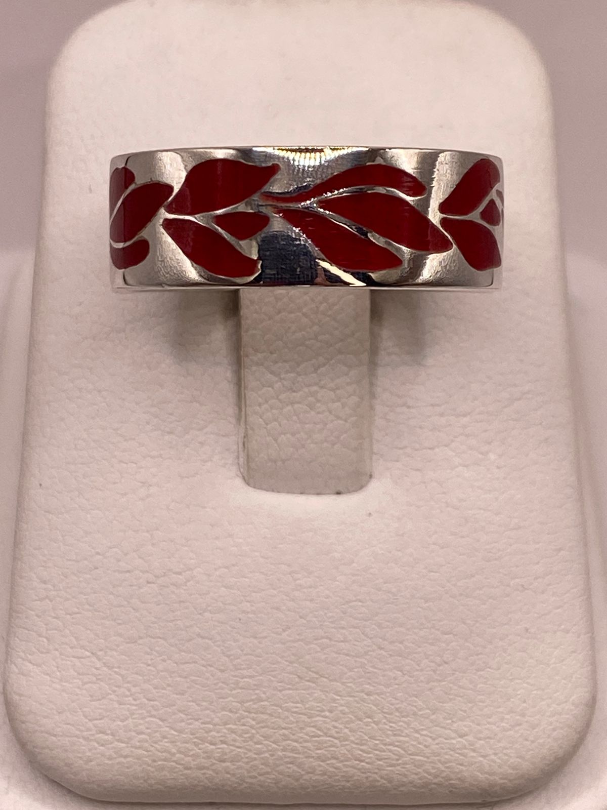 Anillo de Plata .925 con Diseño de Hojas Decorativas