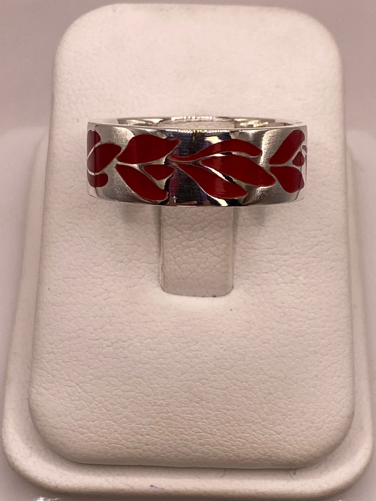 Anillo de Plata .925 con Diseño de Hojas Decorativas