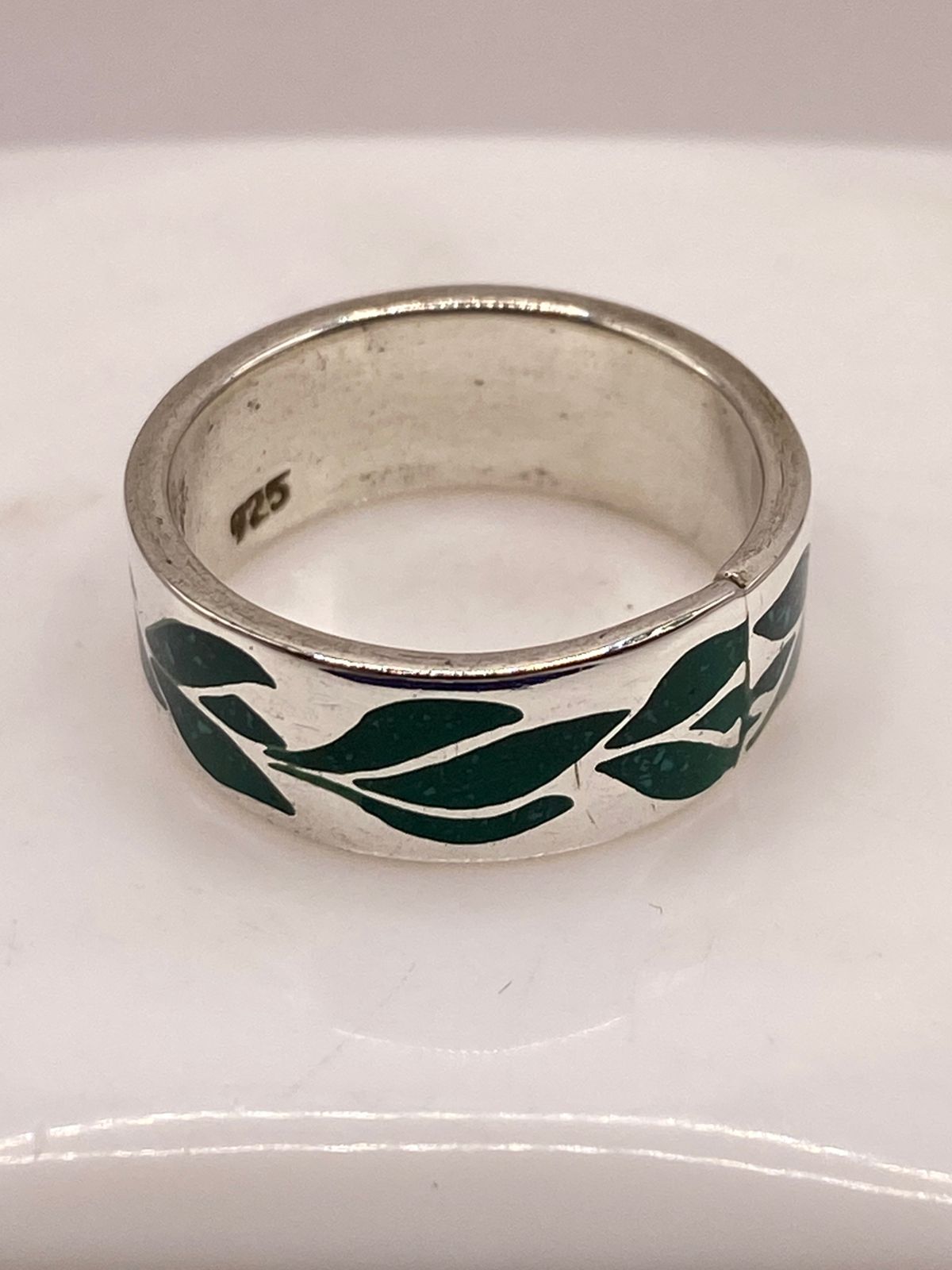 🌿 Anillo de Plata .925 con Diseño de Hojas y Motivo Floral