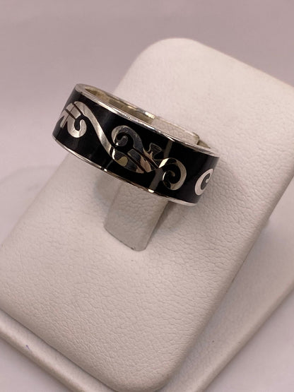 Anillo de Plata .925 con Greca Ornamentada, vista frontal