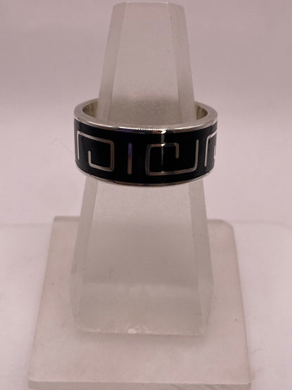 Anillo de Plata .925 con Incrustación de Obsidiana – Diseño Geométrico Moderno, vista lateral