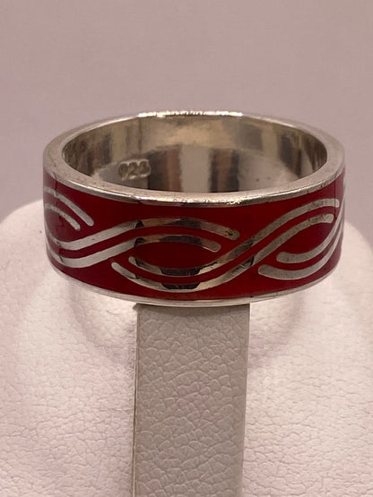 Anillo de Plata .925 con Incrustación Roja – Diseño de Ondas Elegantes, sello de autenticidad Plata Ley .925