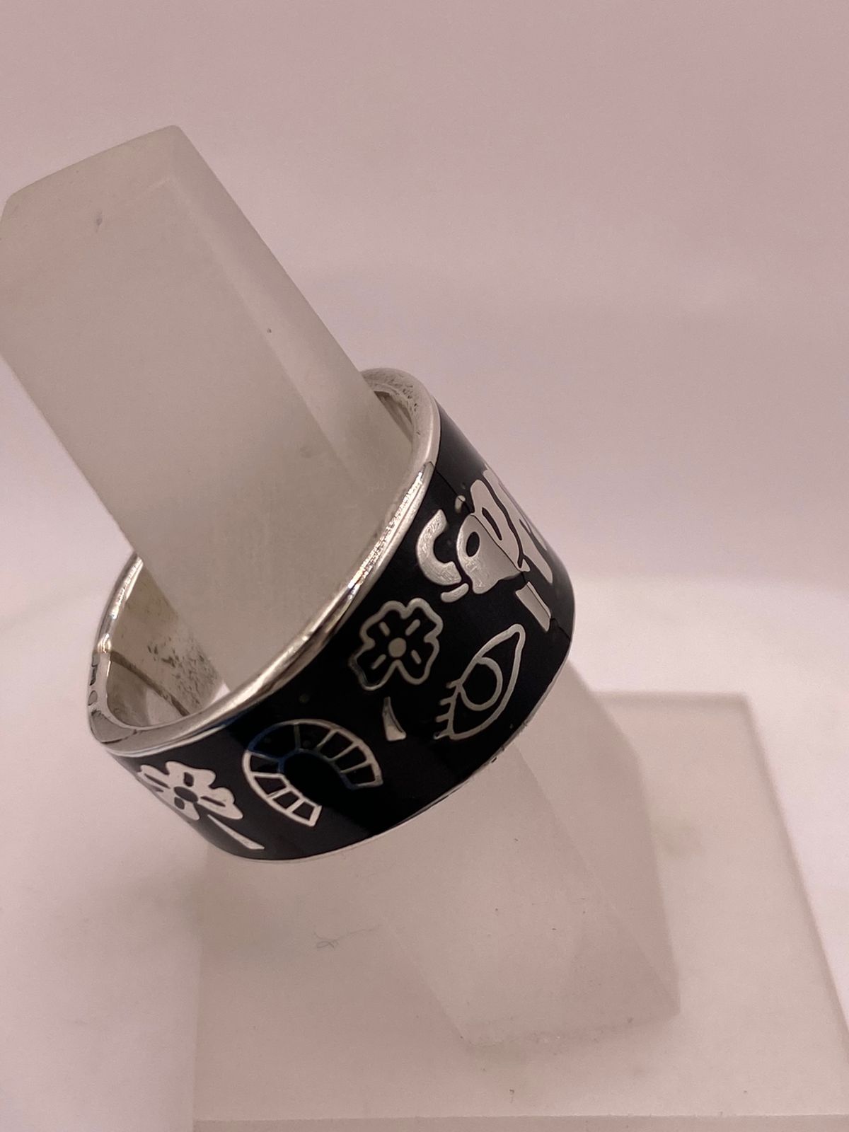 Anillo de Plata .925 con Símbolos de la Suerte