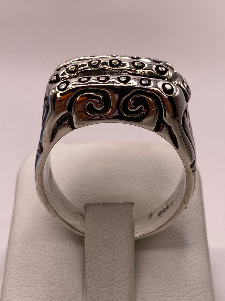 Anillo de Plata .950 con Diseño Texturizado de Triple Línea y Laterales Decorados