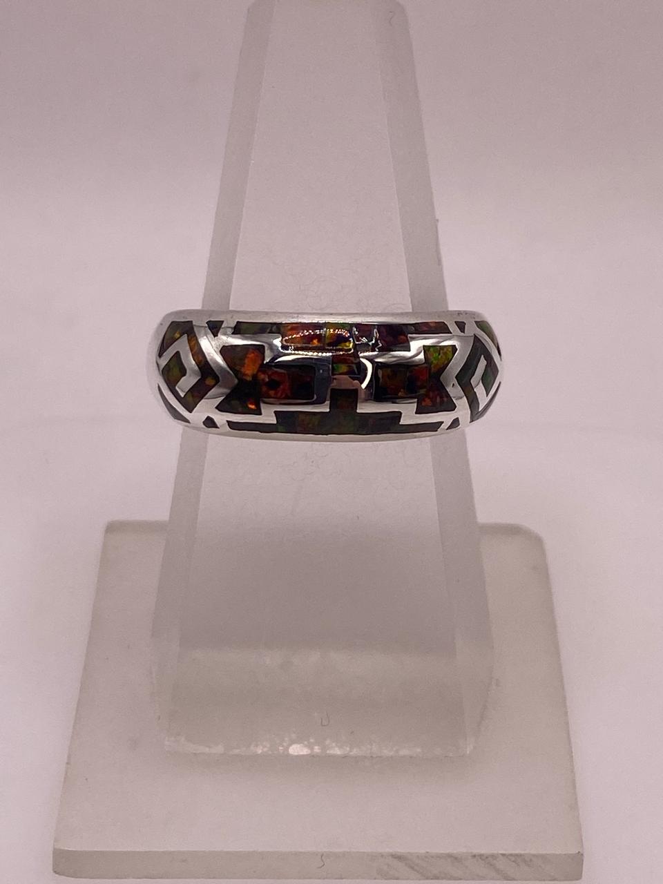 Anillo de Plata 950 con Ópalo de Fuego y Diseño Greca