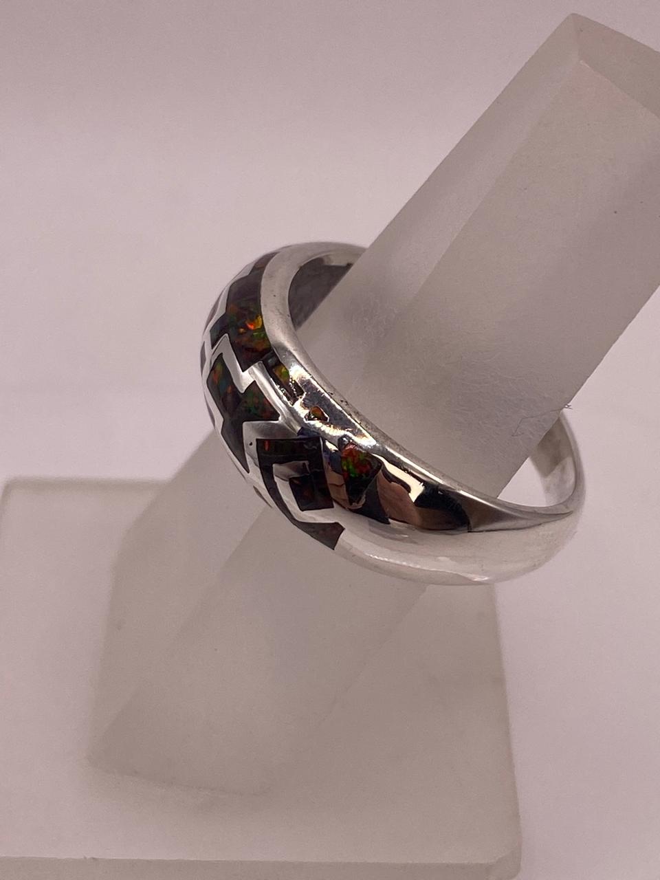 Anillo de Plata 950 con Ópalo de Fuego y Diseño Greca