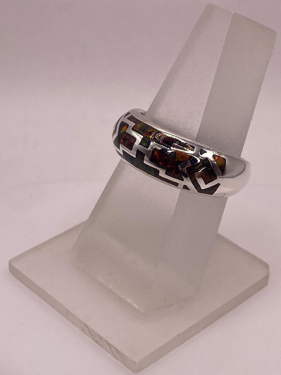 Anillo de Plata 950 con Ópalo de Fuego y Diseño Greca