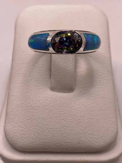 Anillo de Plata .950 con Ópalo de Fuego y Zirconia Multicolor Diseño Elegante, vista lateral