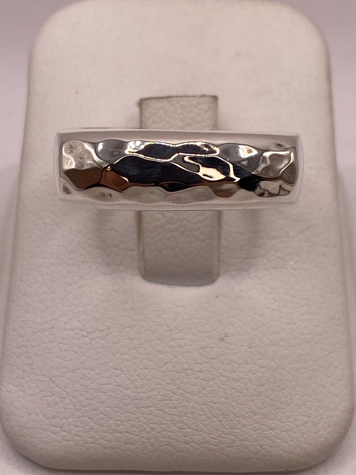 Anillo Rectangular Martillado de Plata Ley .925