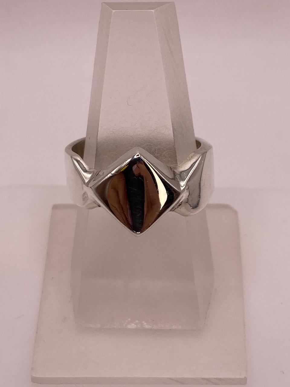 Anillo Rombo Liso en Plata .925