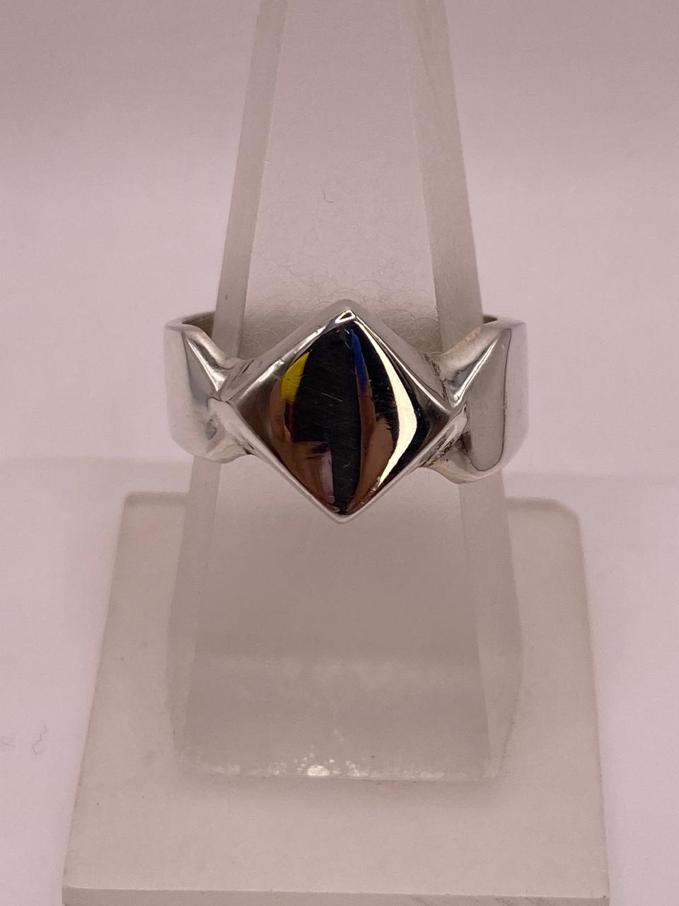 Anillo Rombo Liso en Plata .925