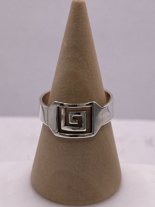 🔷 Anillo Sello Greca Moderna en Plata .925 — ángulo diagonal