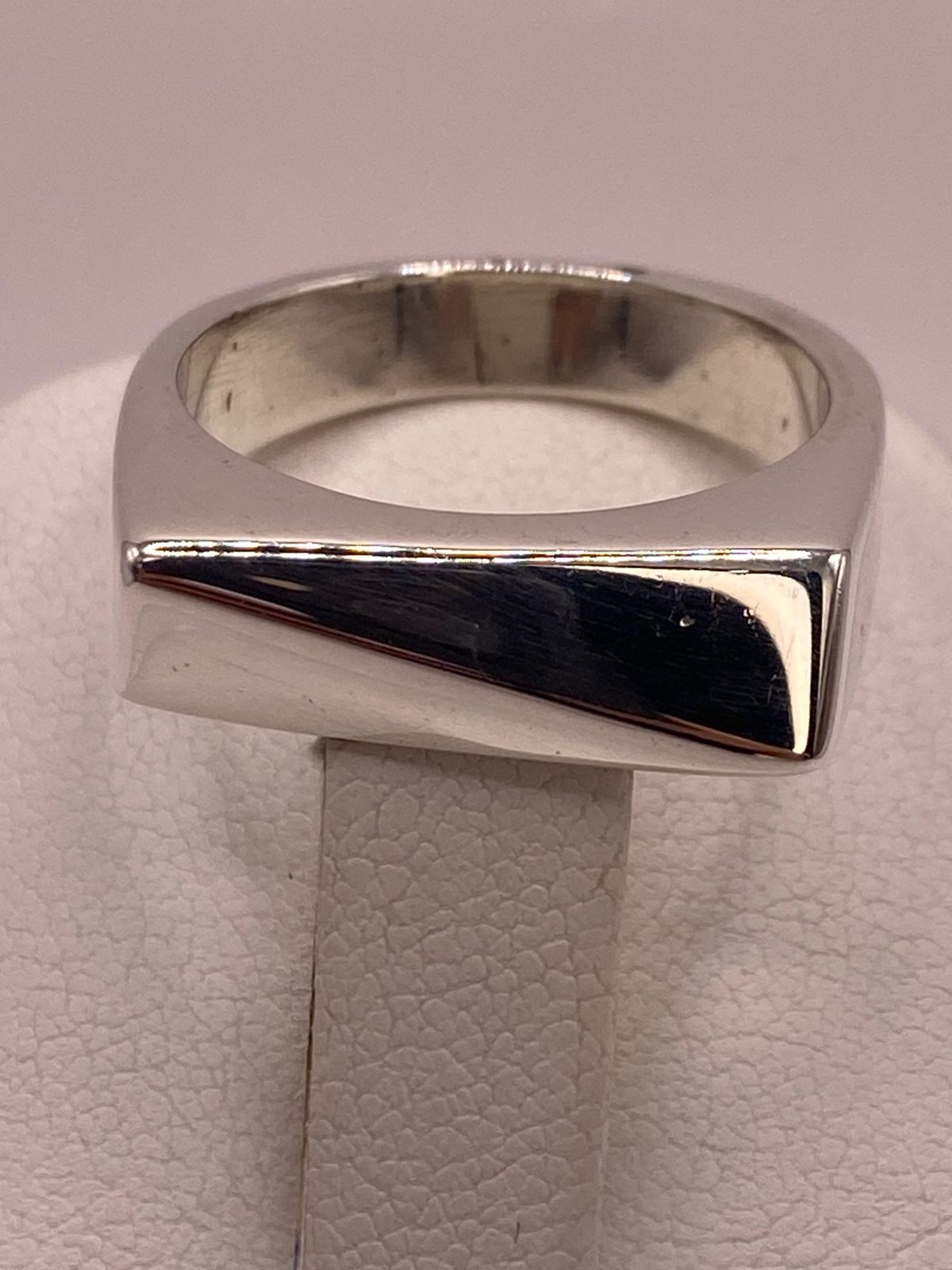 Anillo Sello Rectangular Liso con Corte Diagonal Plata .925