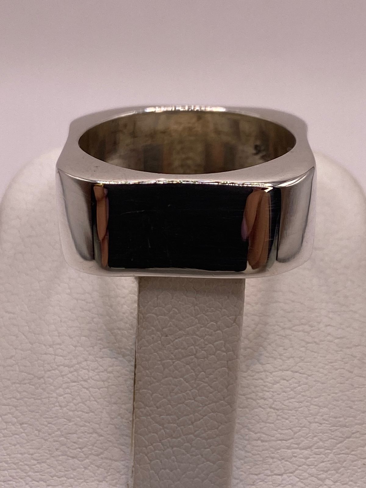 Anillo Sello Cuadrado Minimalista de Plata Ley .925