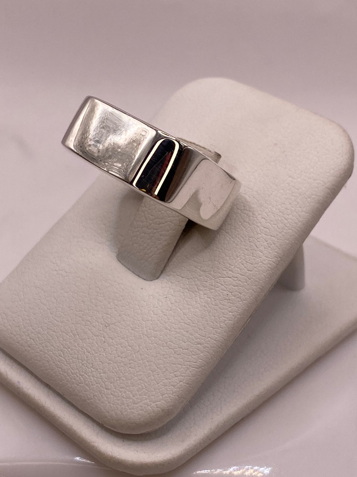Anillo Sello Cuadrado Minimalista de Plata Ley .925