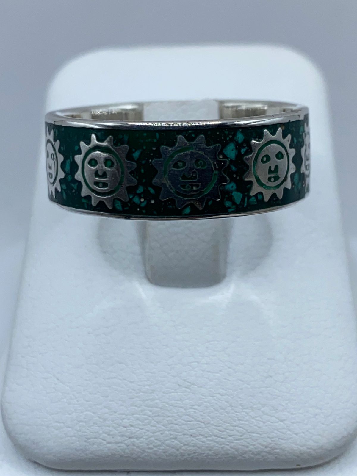 Anillo Soles Prehispánicos en Plata .925 con Malaquita Natural