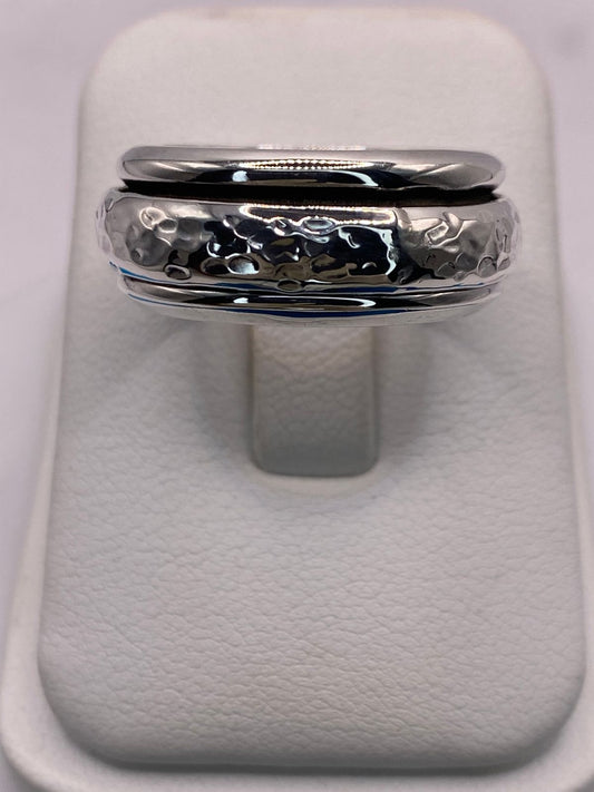 Anillo Spinner Martillado en Plata .925