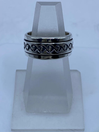 Anillo Spinner de Plata .925 con Diseño de Olas, vista frontal