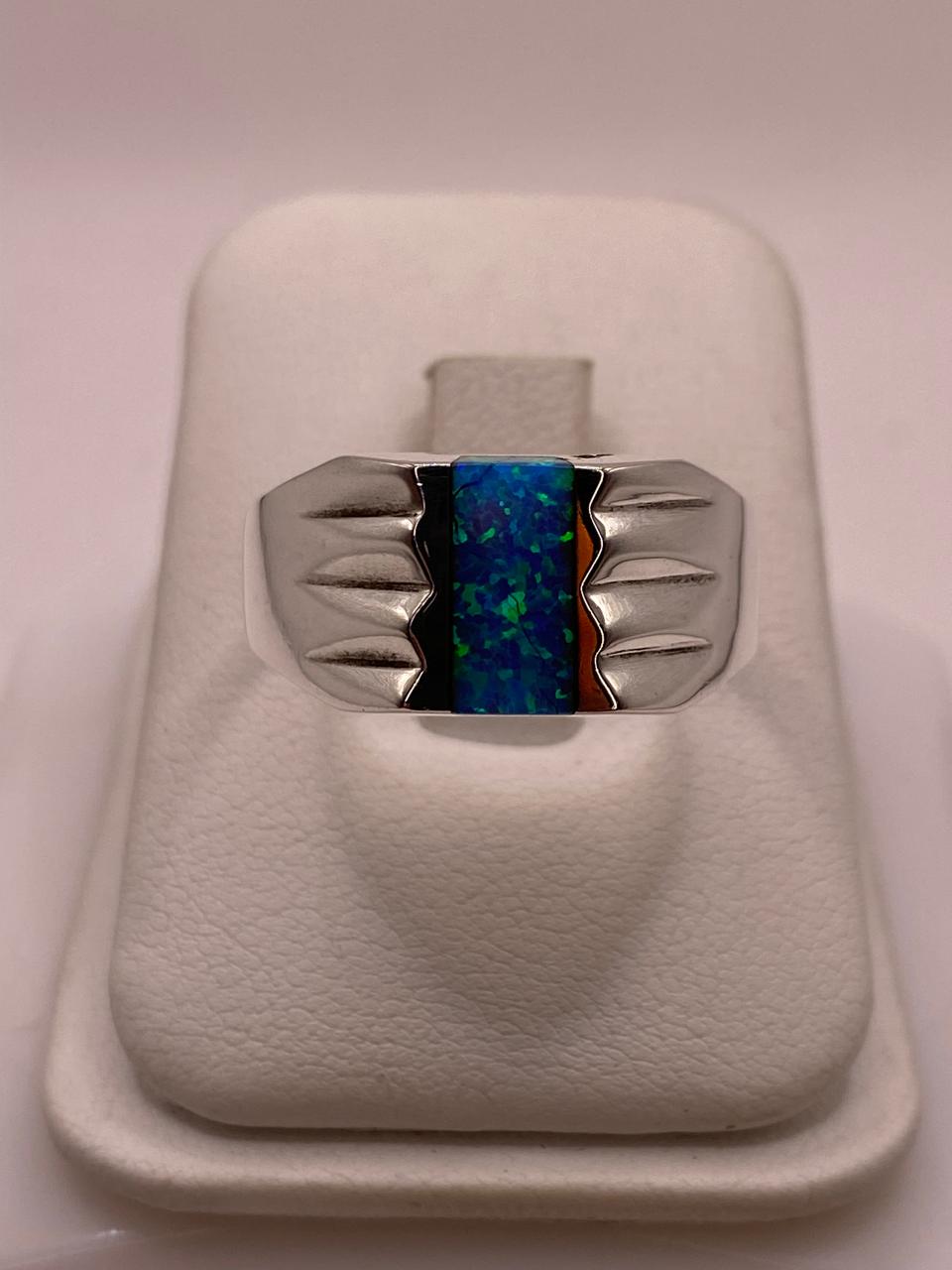 Anillo Tipo Sello con Ópalo de Fuego Azul‑verde en Plata .925