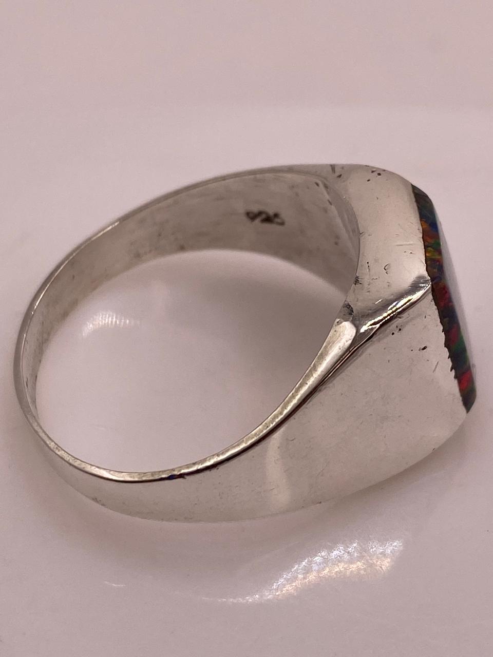 Anillo Tipo Sello con Ópalo de Fuego en Plata .925