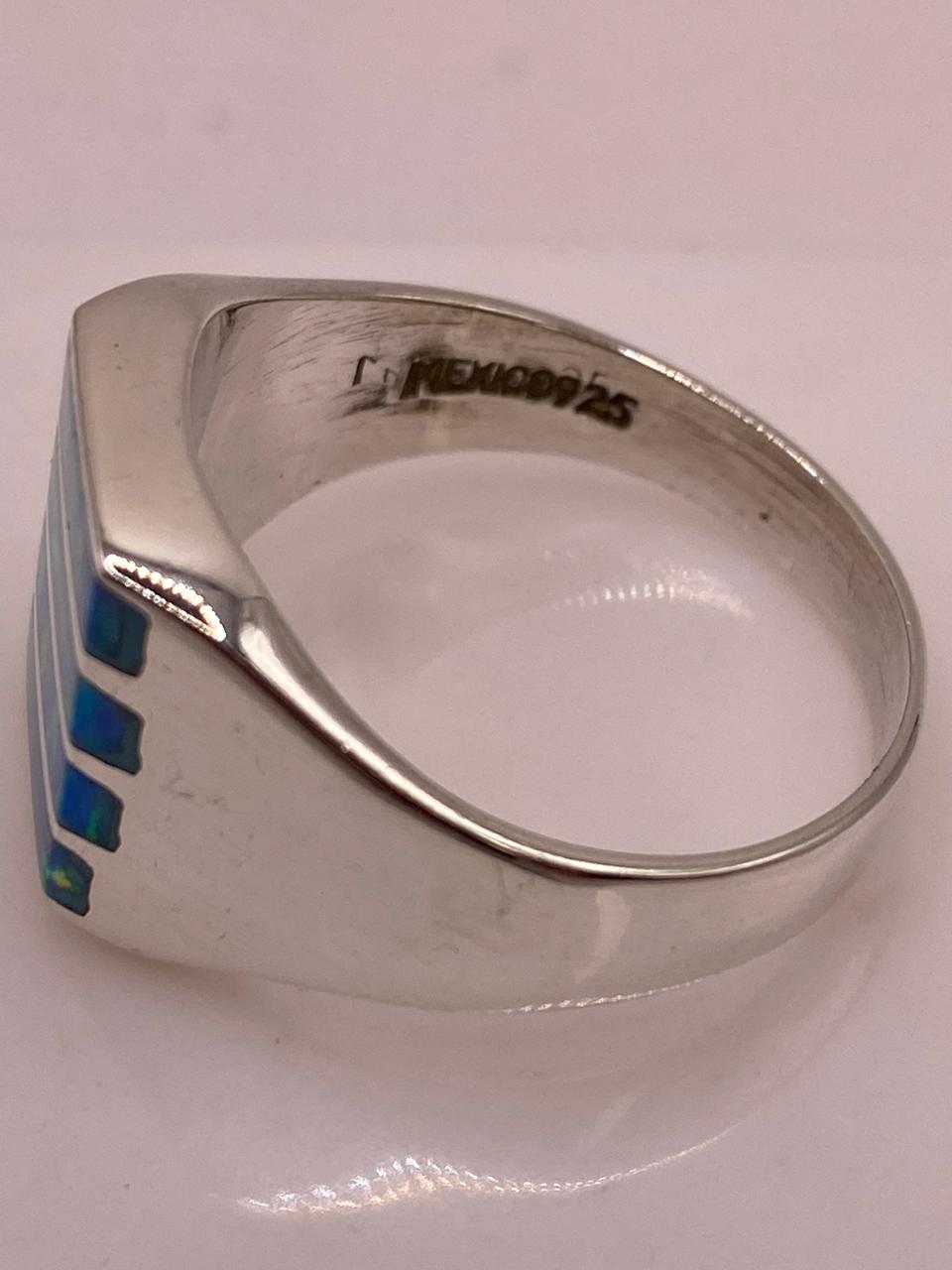 Anillo Tipo Sello con Ópalo de Fuego en Plata .925