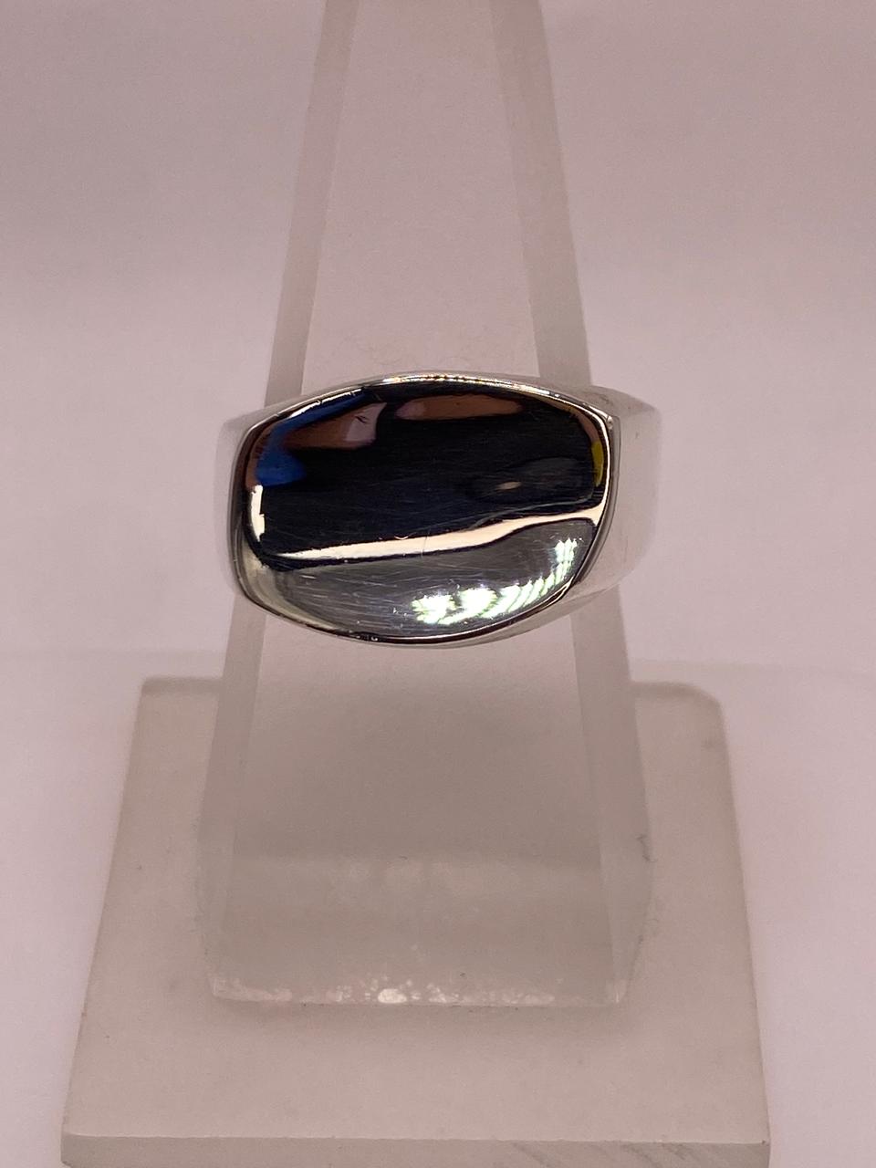 Anillo Tipo Sello Ovalado Liso en Plata .925