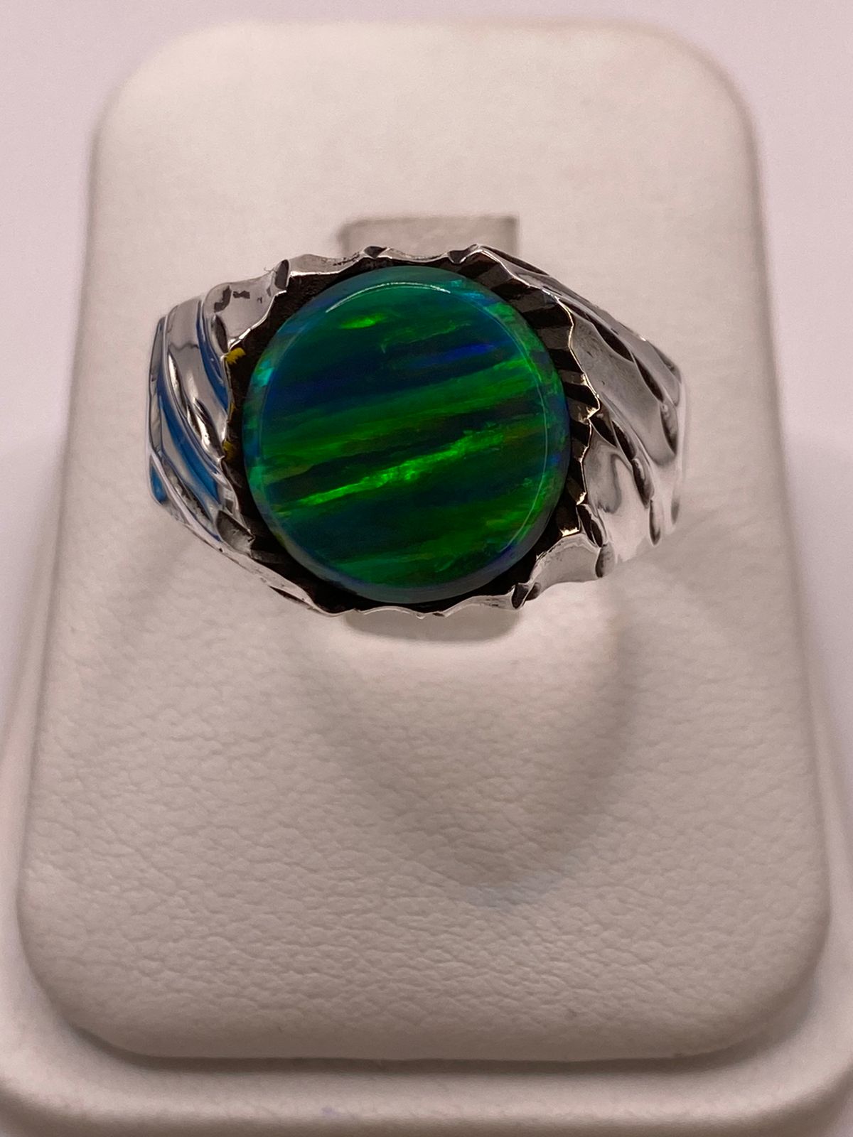 Anillo Tipo Sello Plata Ley 950 con Ópalo de Fuego